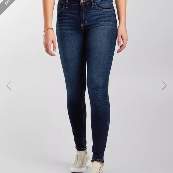 Buckle - Picture 2 of 4